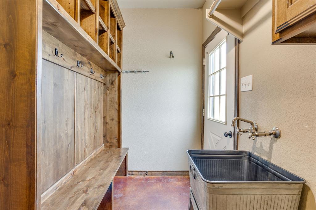 184 Hcr 1439 Property Photo 38