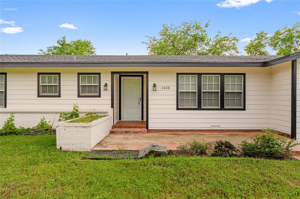 1425 Crow Drive Property Photo 1