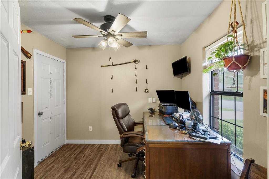 163 Granada Square Property Photo 10