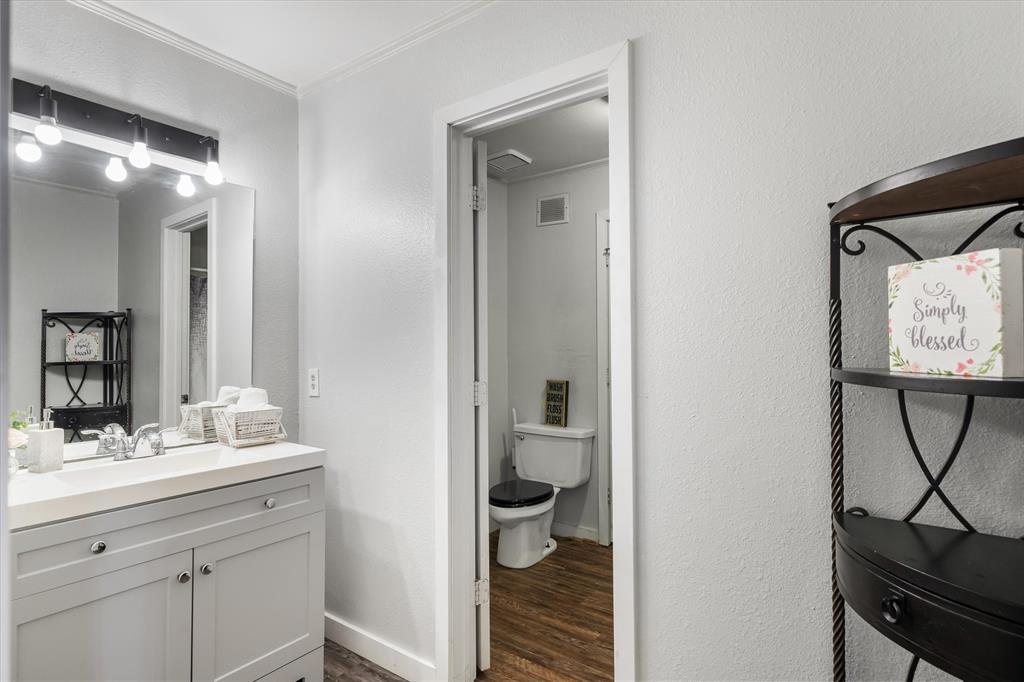 163 Granada Square Property Photo 22