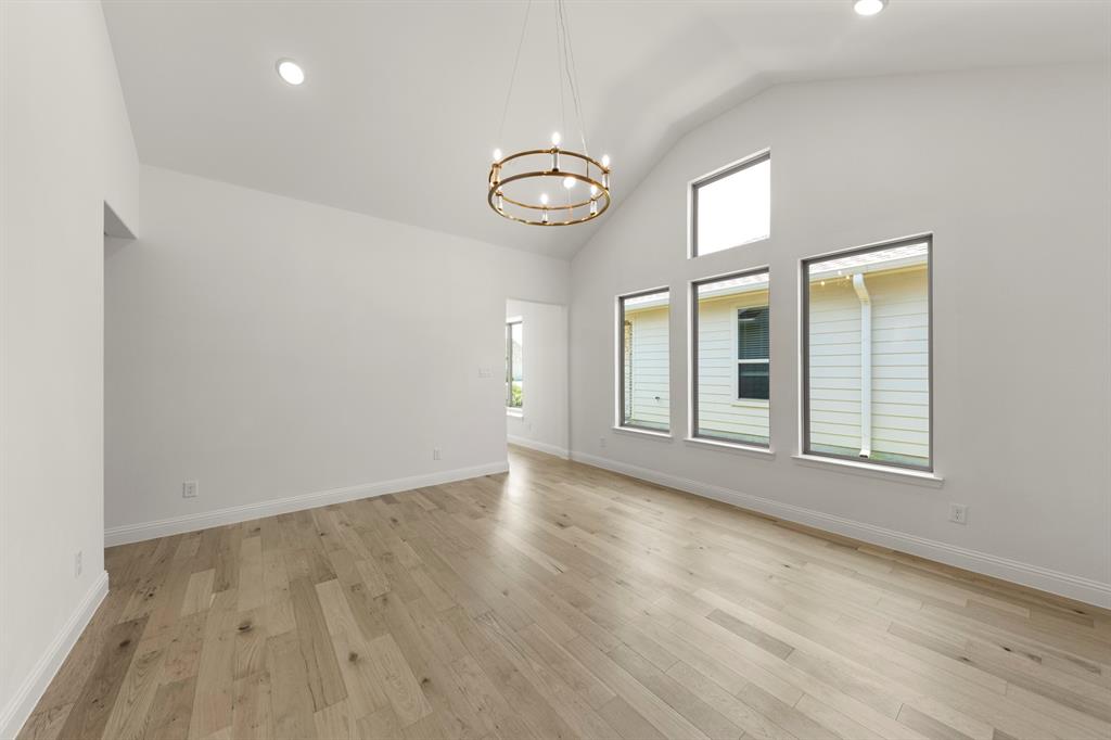 1608 Meadow Crest Drive Property Photo 2