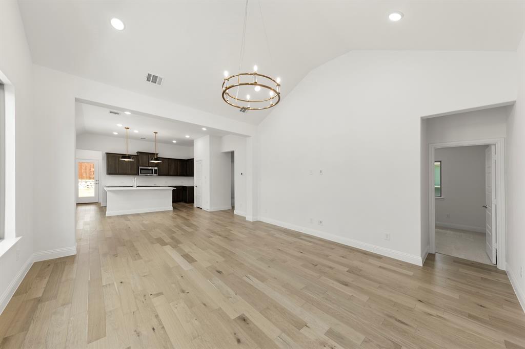 1608 Meadow Crest Drive Property Photo 4