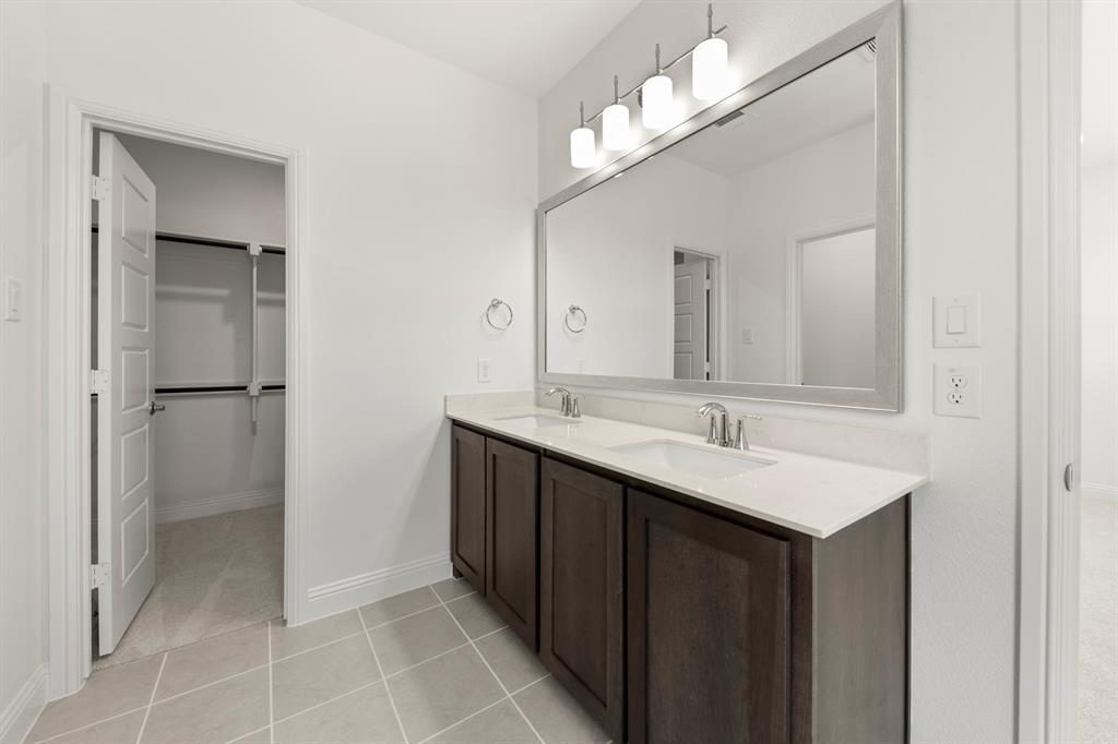 1608 Meadow Crest Drive Property Photo 13