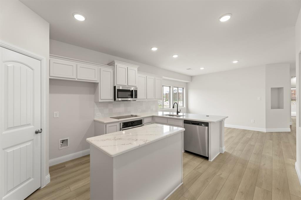 1728 Meadow Crest Drive Property Photo 8