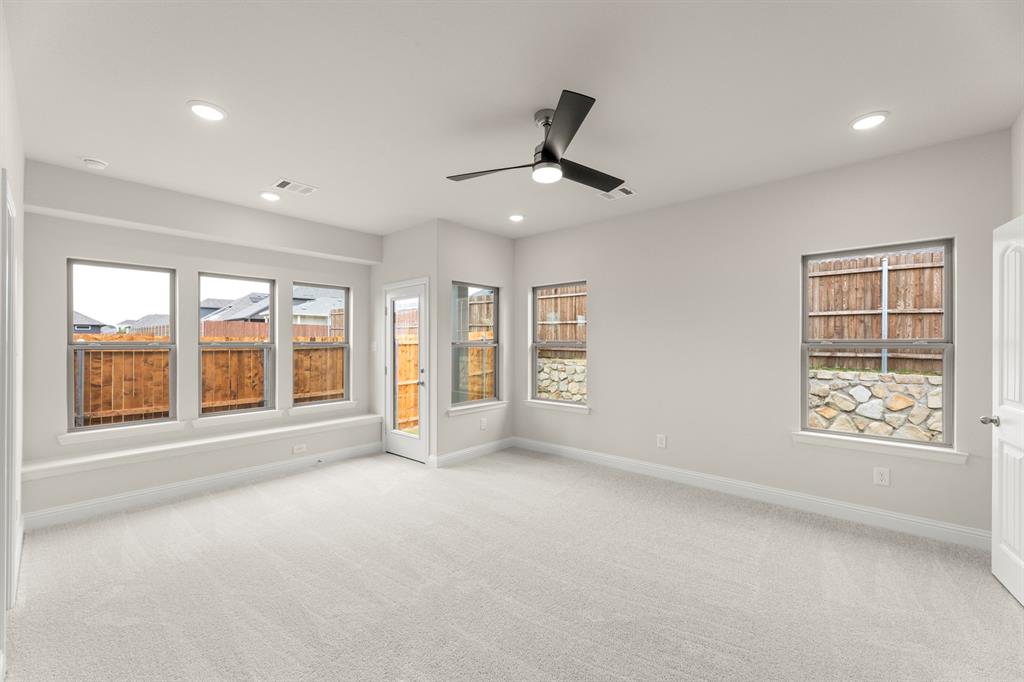 1728 Meadow Crest Drive Property Photo 12