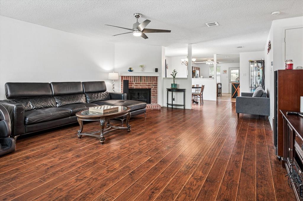 1720 Canyon Oaks Drive Property Photo 6