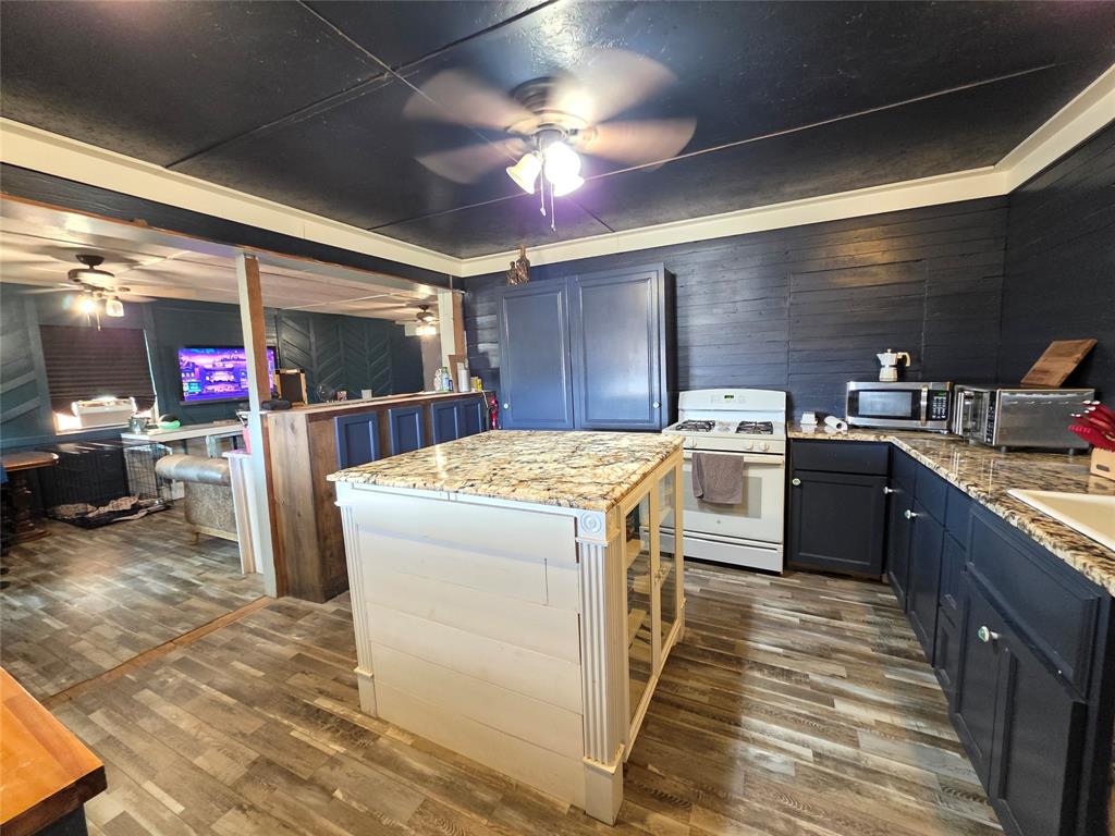 4451 Fm585 Property Photo 15
