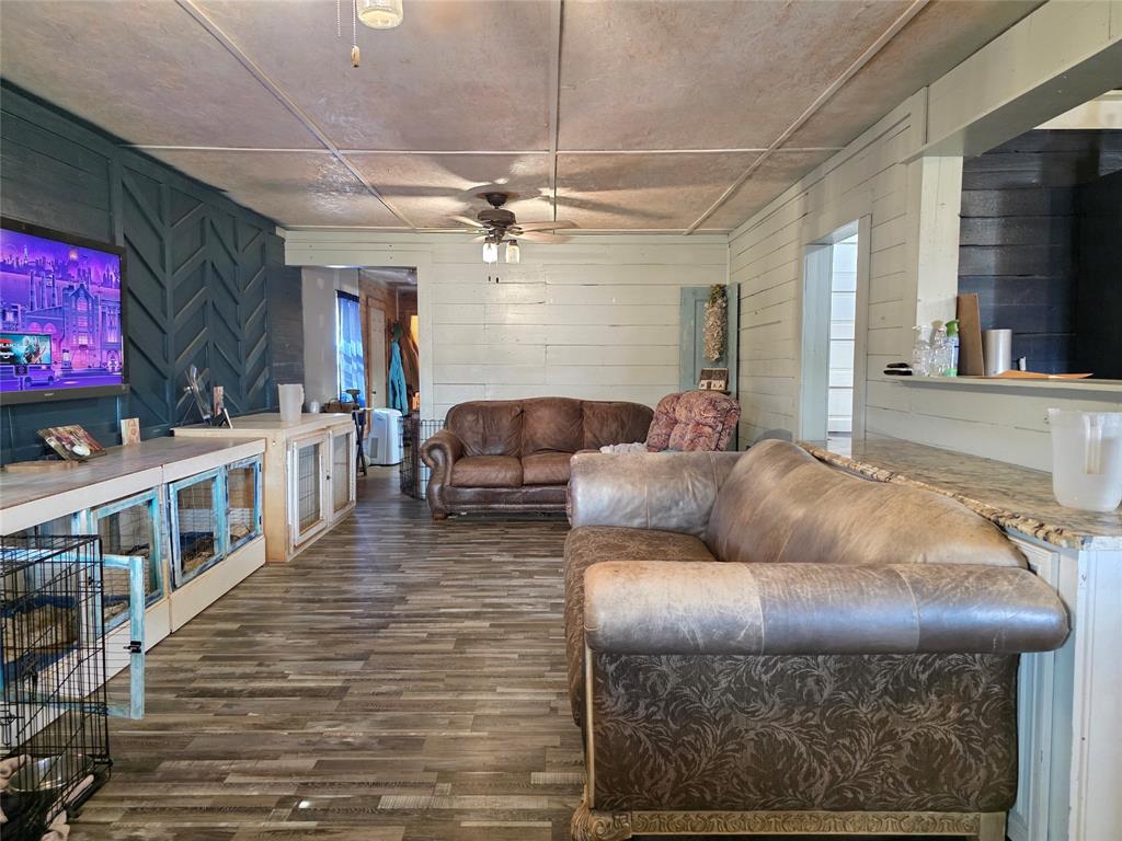 4451 Fm585 Property Photo 16