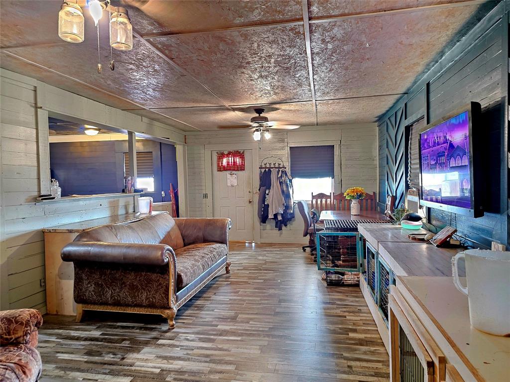4451 Fm585 Property Photo 17