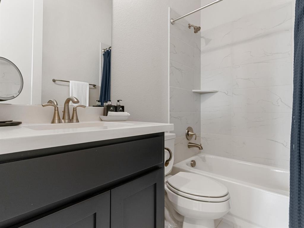 2370 Rainforest Drive Property Photo 8