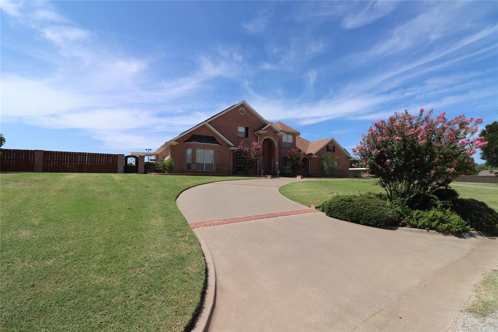 505 Country Club Drive Property Photo 2