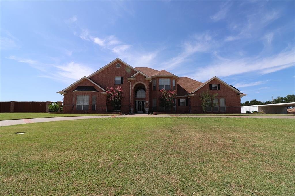 505 Country Club Drive Property Photo 3