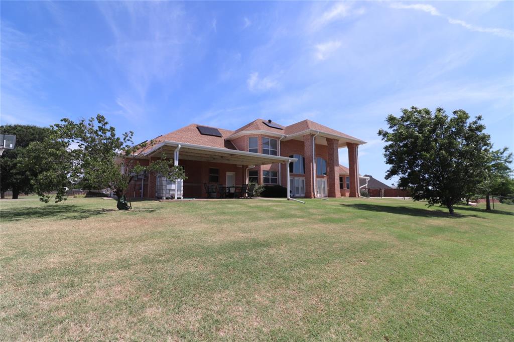 505 Country Club Drive Property Photo 6