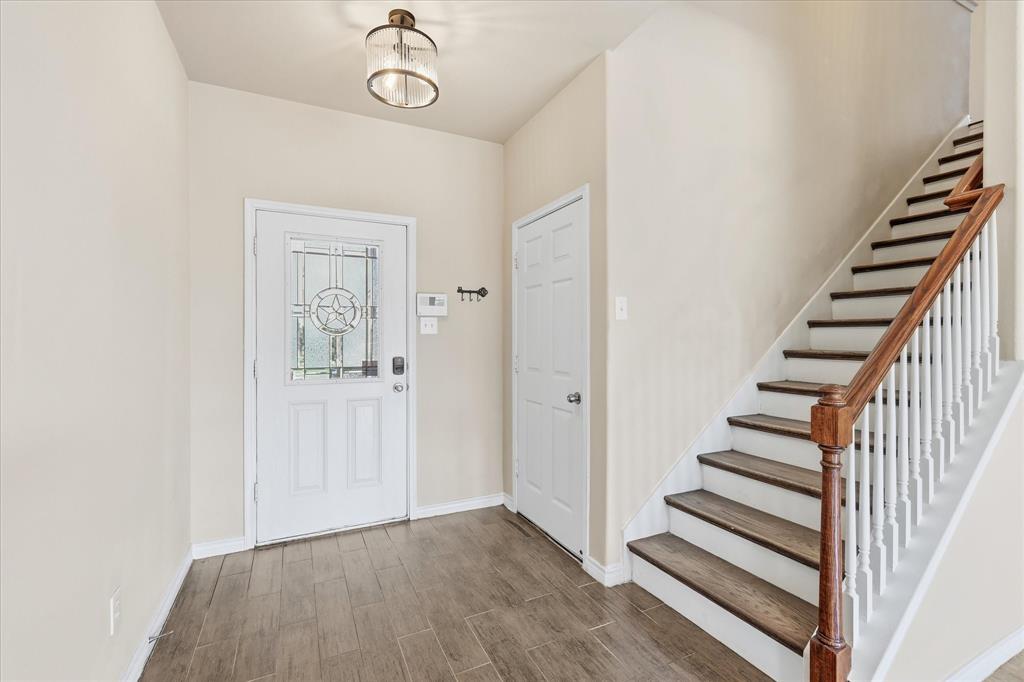 207 Moonlight Drive Property Photo 4