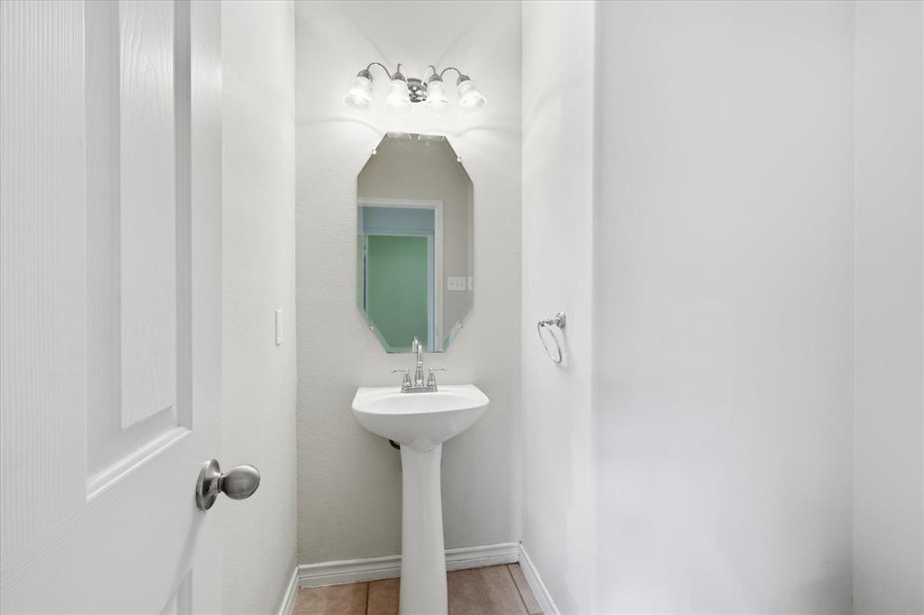 207 Moonlight Drive Property Photo 28