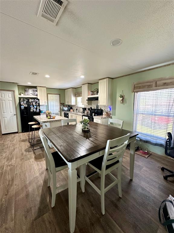 190 Railroad Drive Property Photo 8
