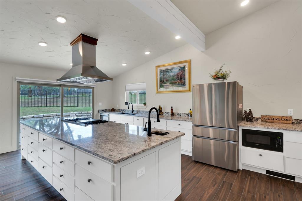 5102 Largo Drive Property Photo 4