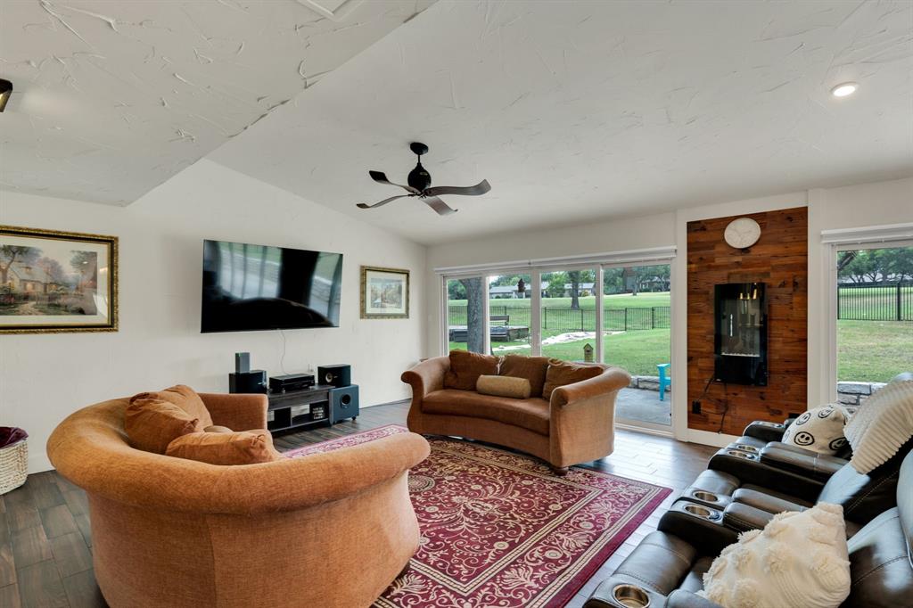 5102 Largo Drive Property Photo 8