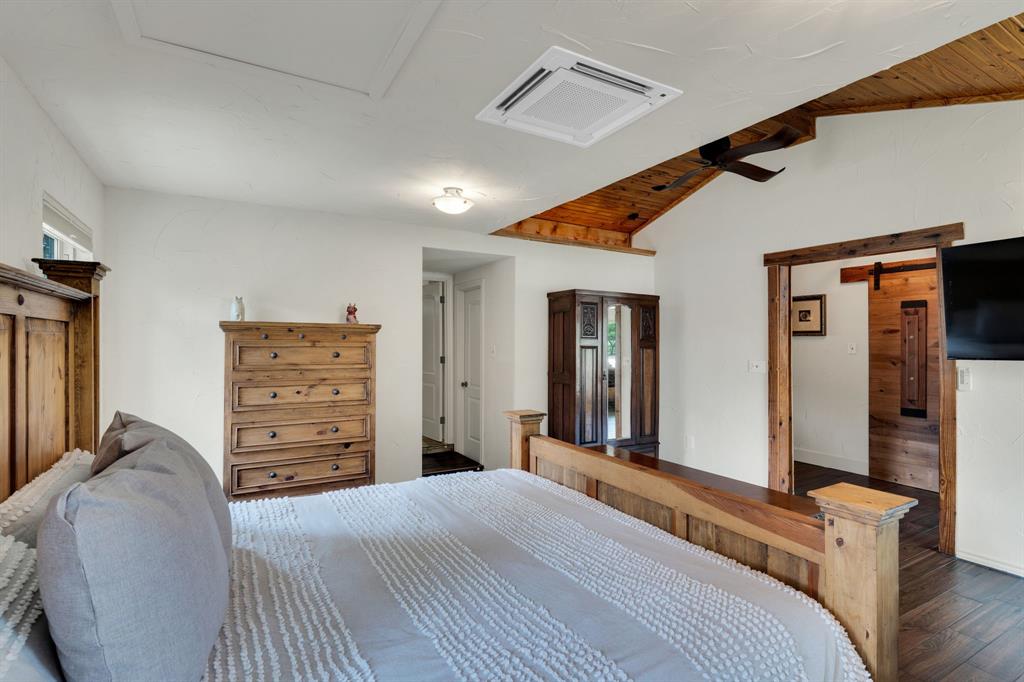 5102 Largo Drive Property Photo 13