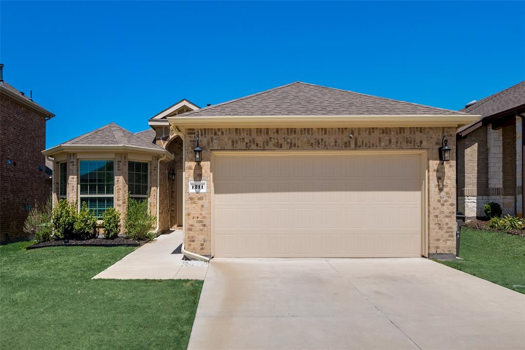 1211 Freestone Drive Property Photo 1