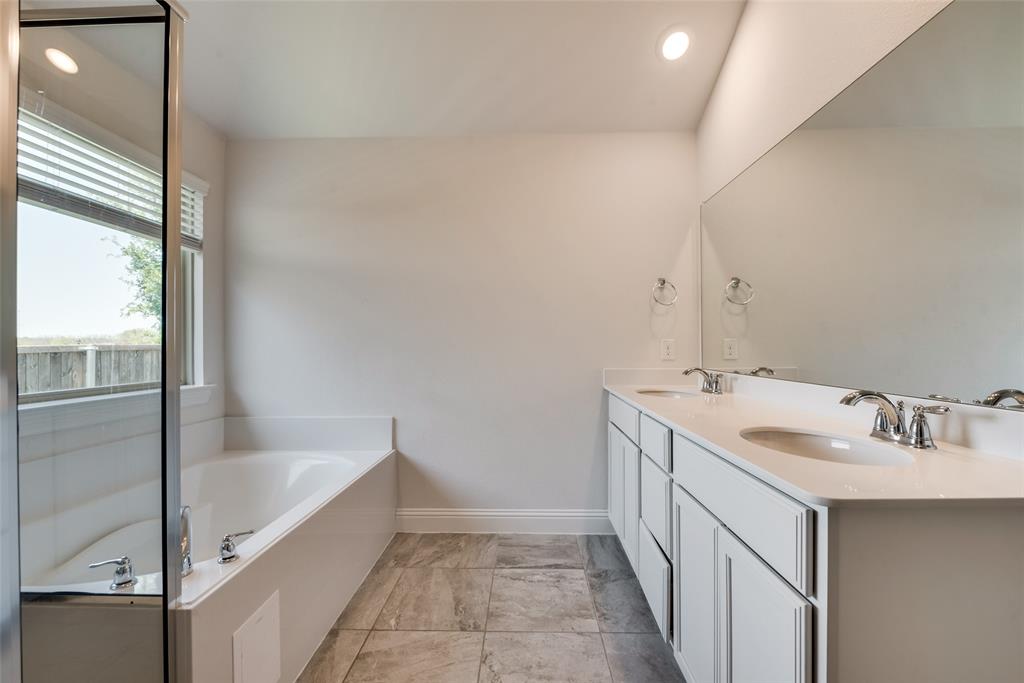 1211 Freestone Drive Property Photo 6
