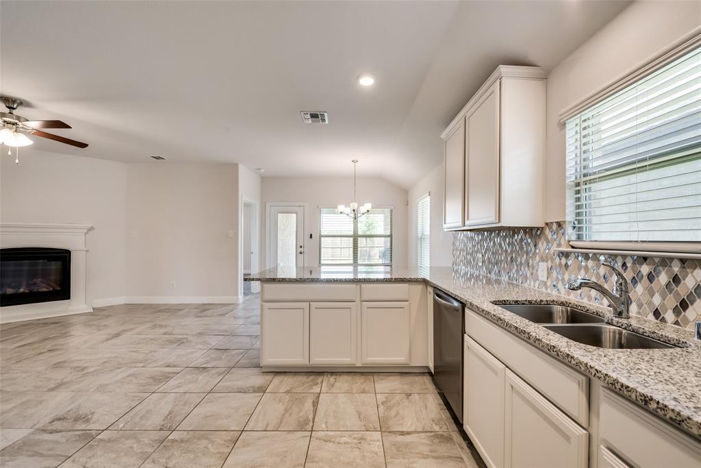 1211 Freestone Drive Property Photo 10