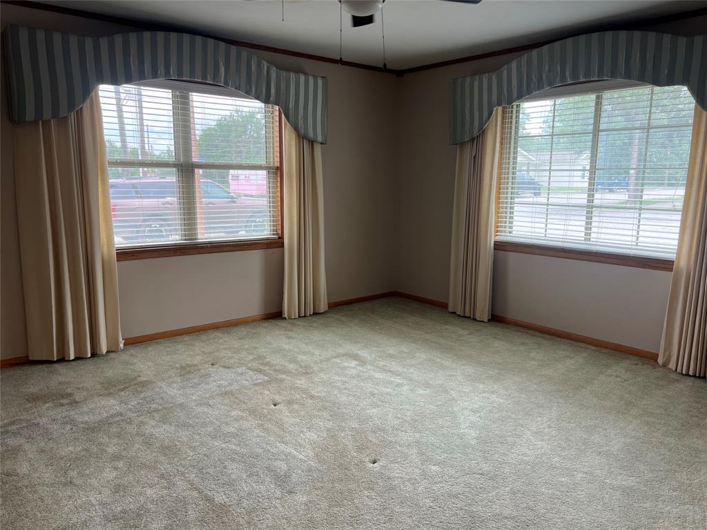 211 S Crockett Property Photo 18