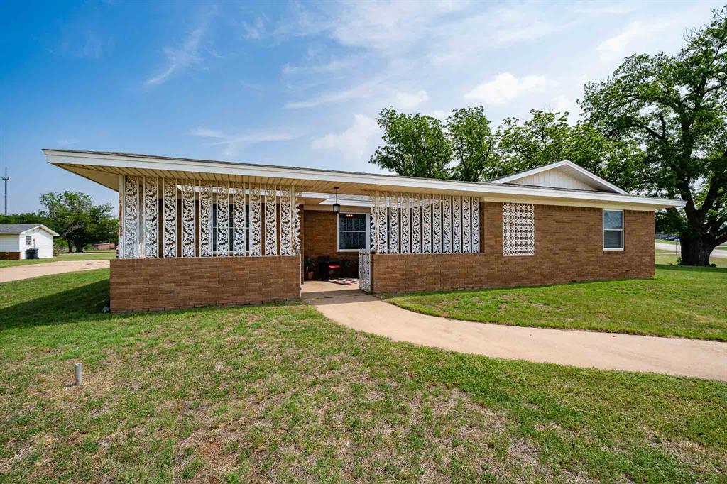 1001 E Nevada Property Photo 4
