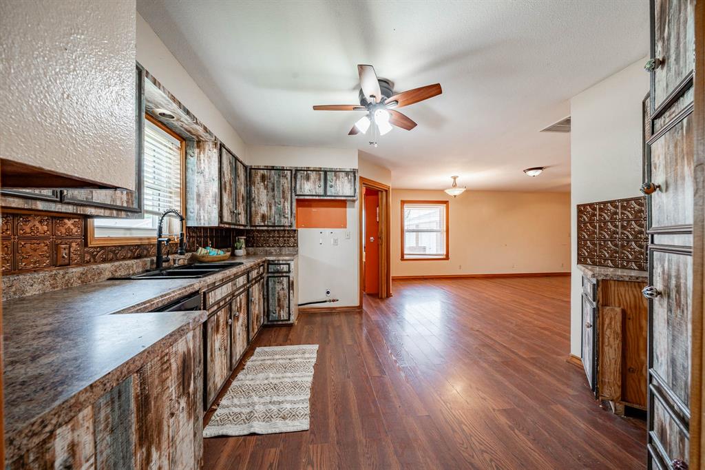 1001 E Nevada Property Photo 10