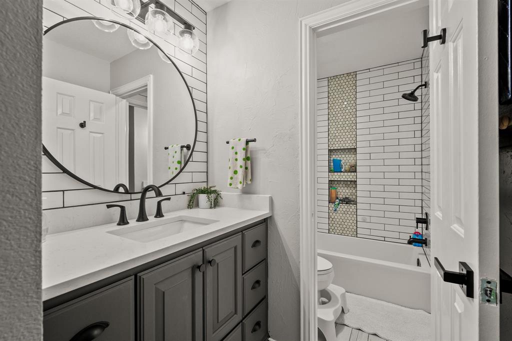 1025 E Ownsby Parkway Property Photo 34