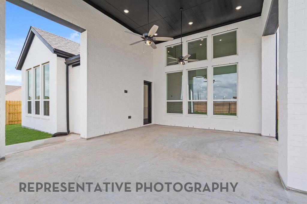2201 Junction Drive Property Photo 3