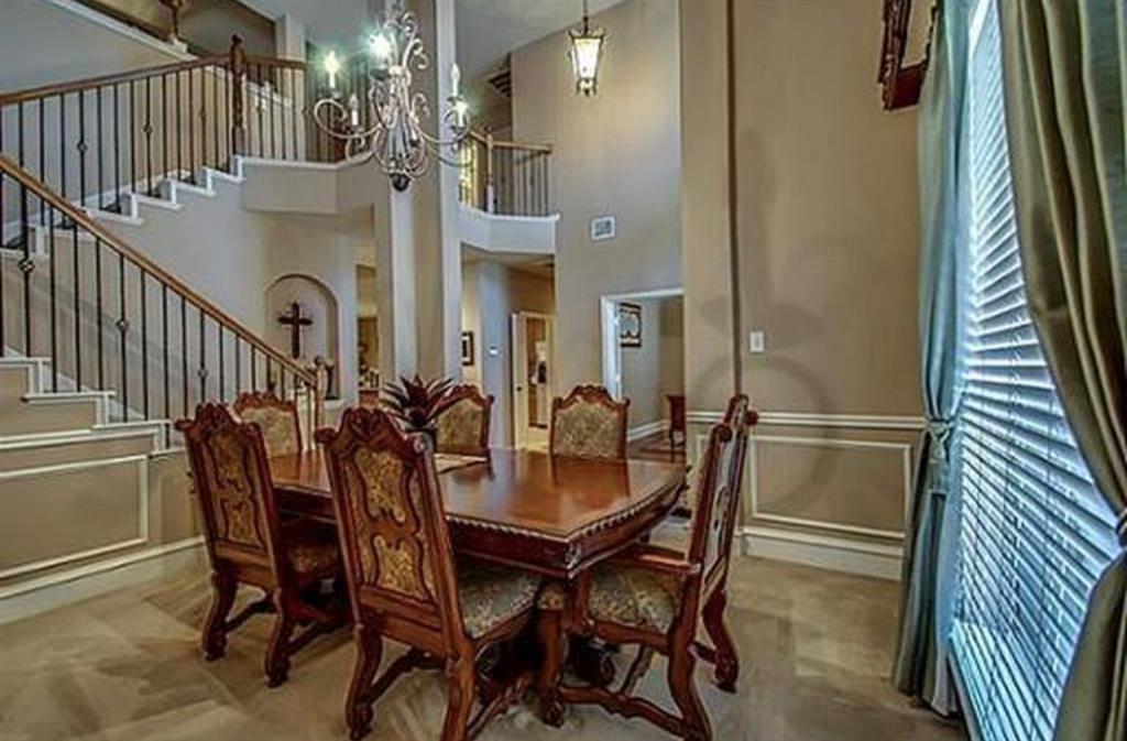 204 Granite Falls Drive Property Photo 3