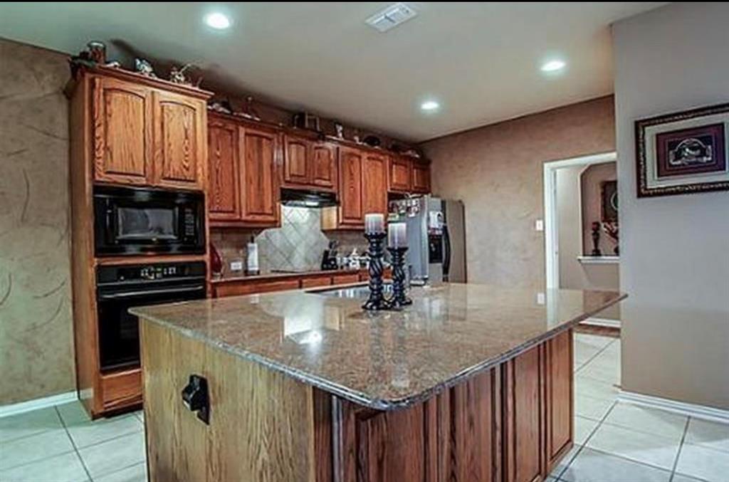 204 Granite Falls Drive Property Photo 4