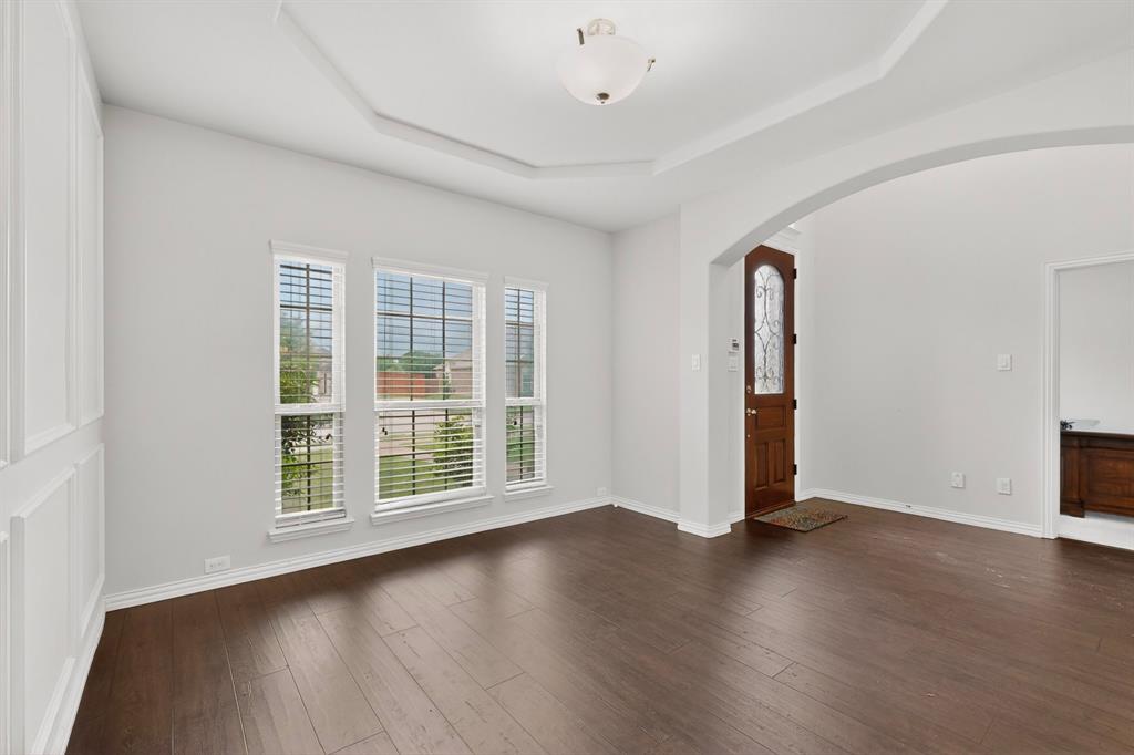 908 Heath Creek Drive Property Photo 3