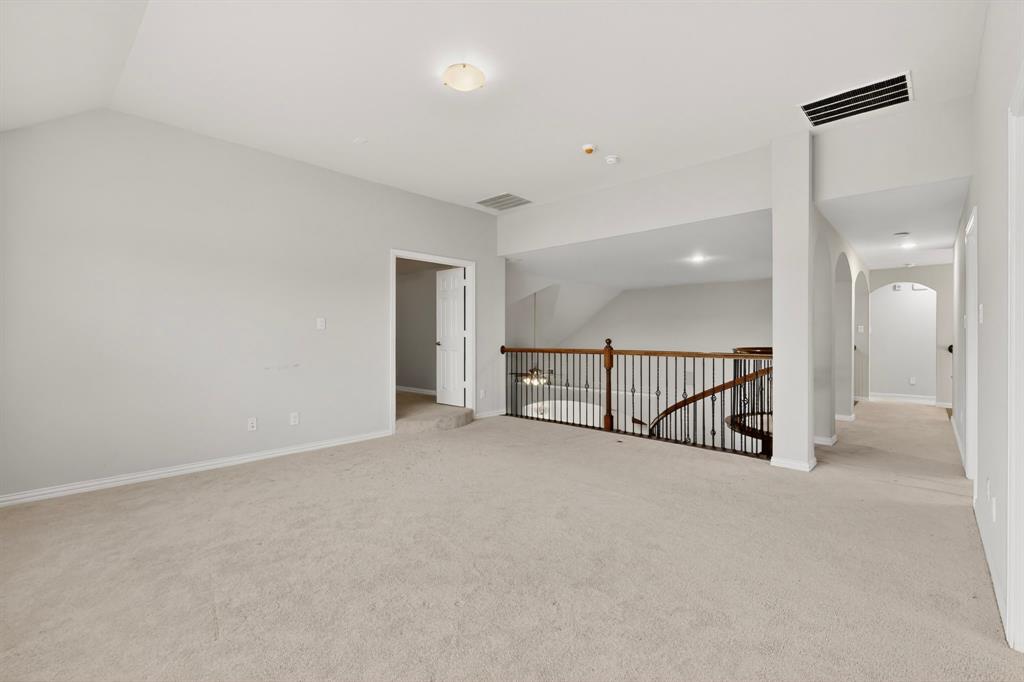 908 Heath Creek Drive Property Photo 18