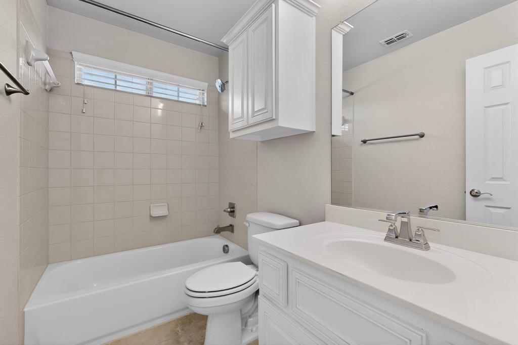 908 Heath Creek Drive Property Photo 20