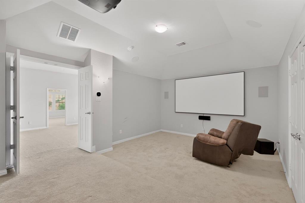 908 Heath Creek Drive Property Photo 28