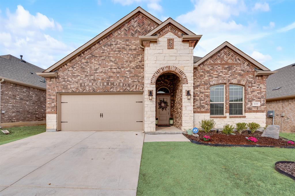 11221 Summer Rain Boulevard Property Photo 1
