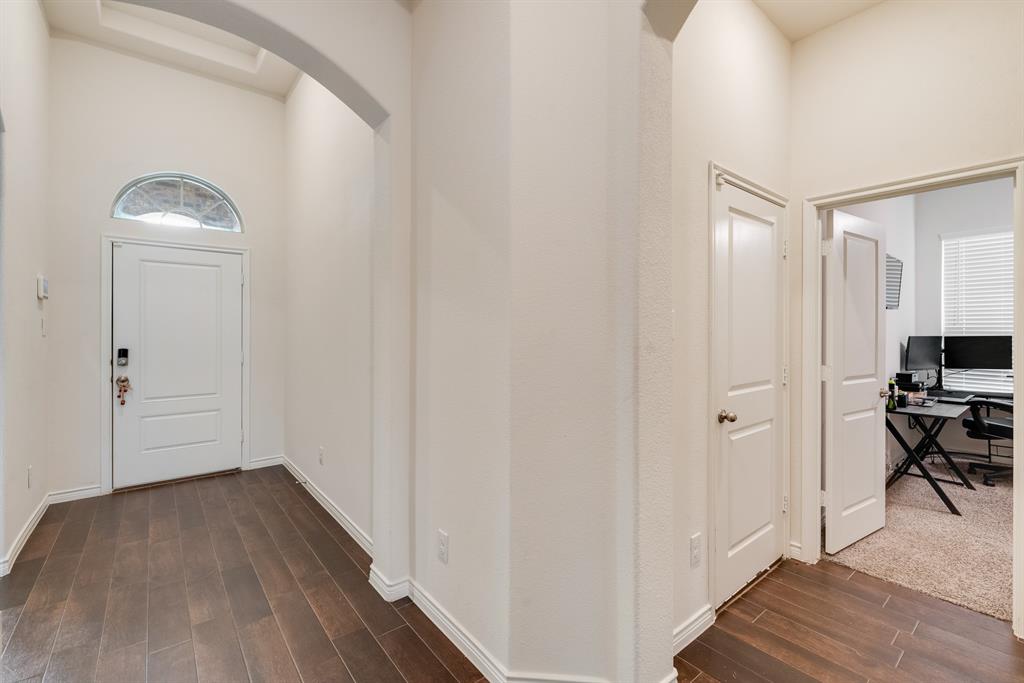 11221 Summer Rain Boulevard Property Photo 5