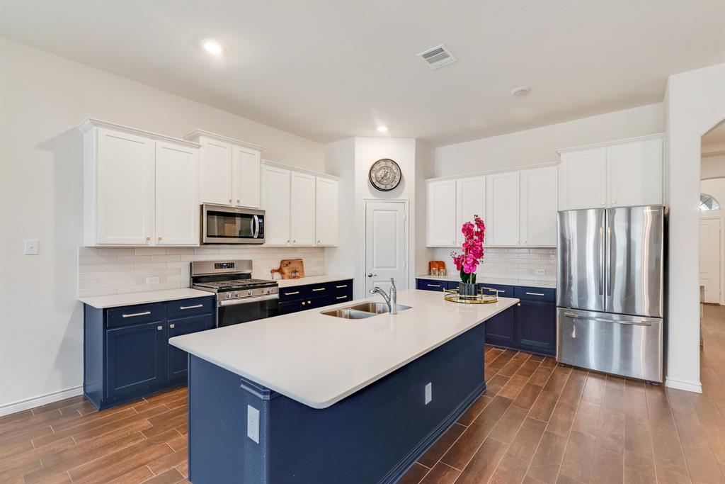 11221 Summer Rain Boulevard Property Photo 13