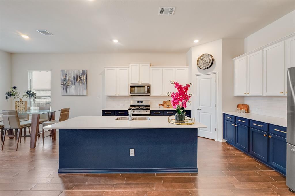 11221 Summer Rain Boulevard Property Photo 14