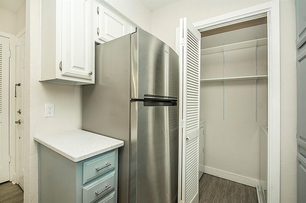 1104 Riverchase Lane 204 Property Photo 6
