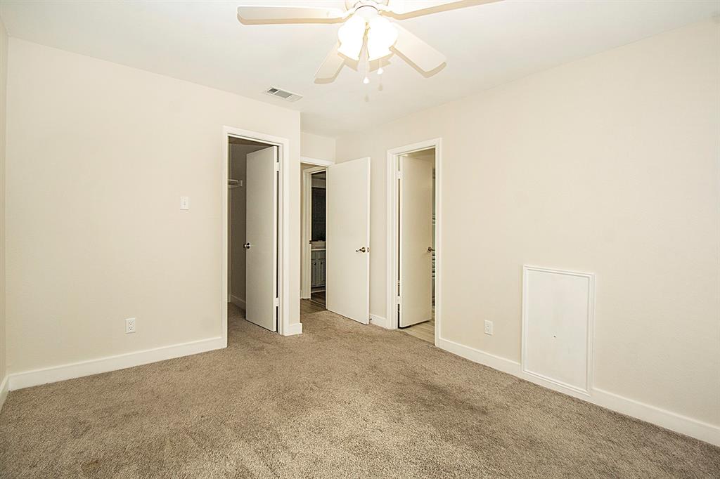 1104 Riverchase Lane 204 Property Photo 13