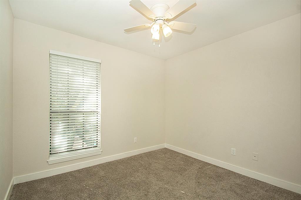 1104 Riverchase Lane 204 Property Photo 18