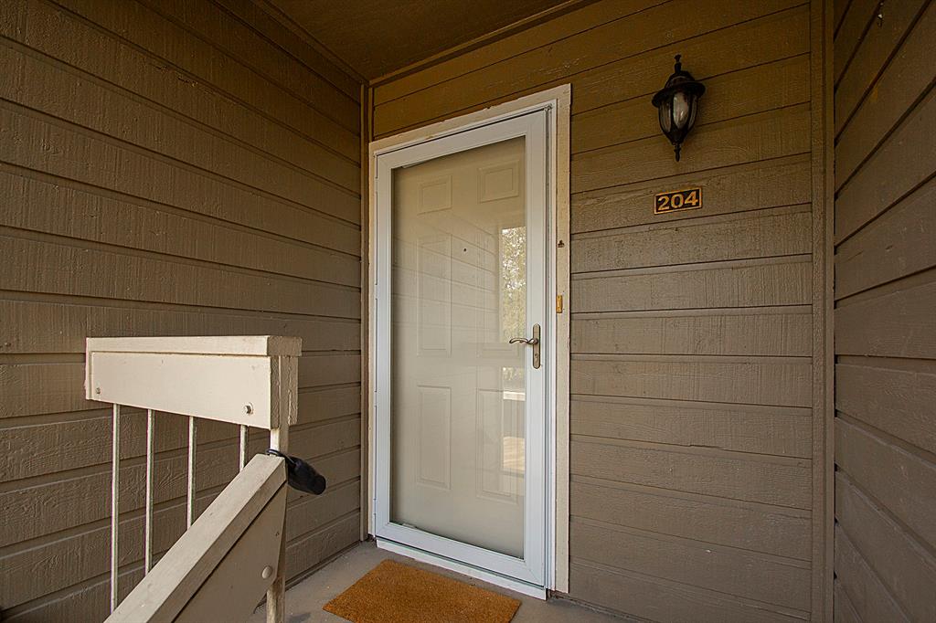 1104 Riverchase Lane 204 Property Photo 25
