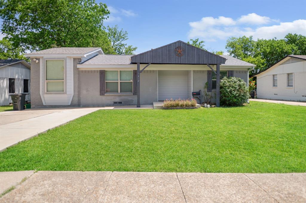 1812 Spring Lake Drive Property Photo 1