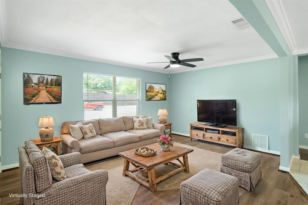 1812 Spring Lake Drive Property Photo 6