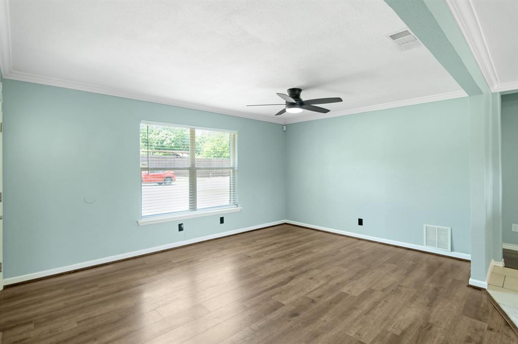 1812 Spring Lake Drive Property Photo 7