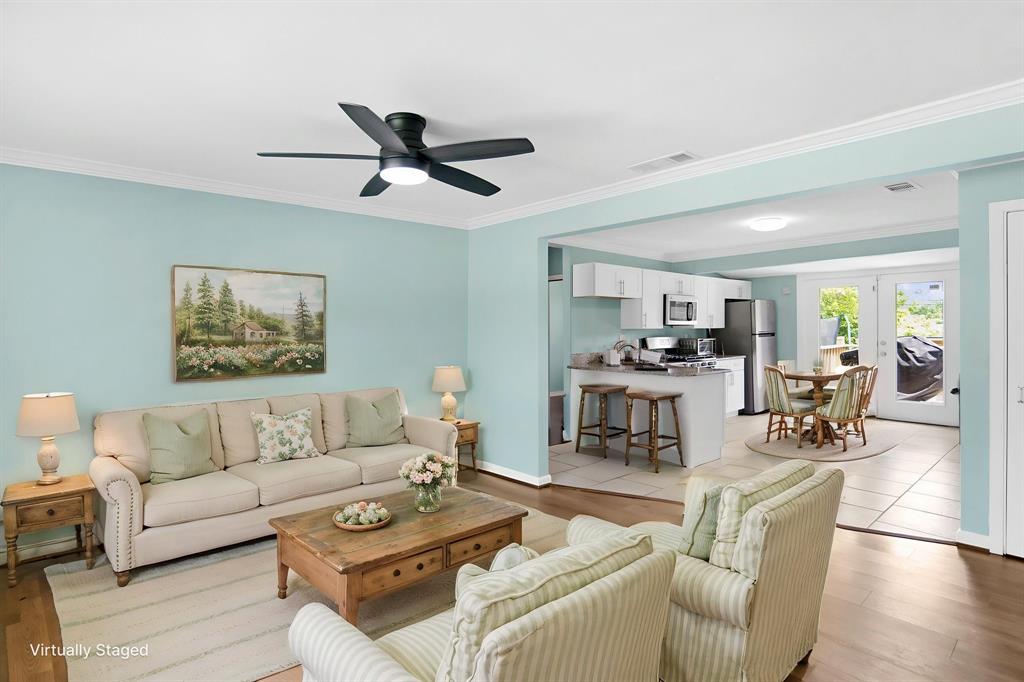 1812 Spring Lake Drive Property Photo 8