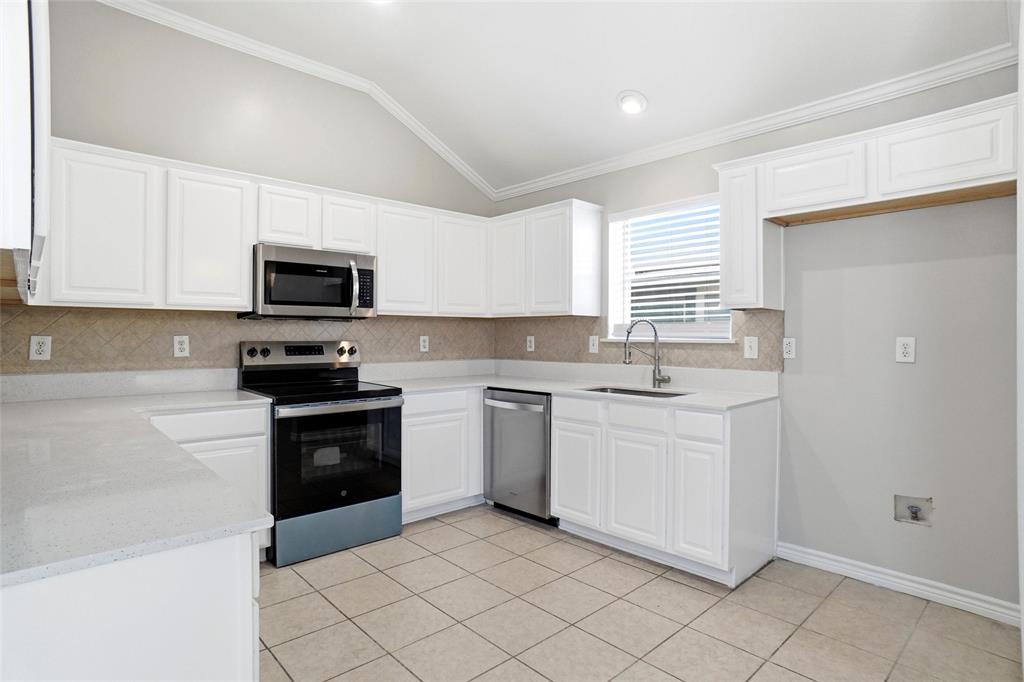 8105 Clipper Street Property Photo 8